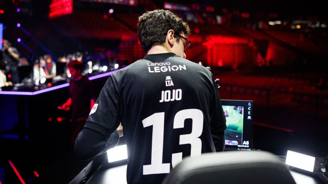 Na foto, Jojo, suporte da FURIA, no MSI 2025