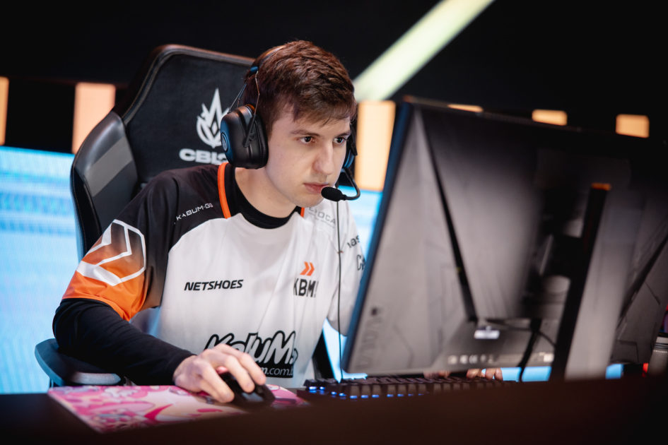 Foto de Scuro representando a KaBum! Esports.