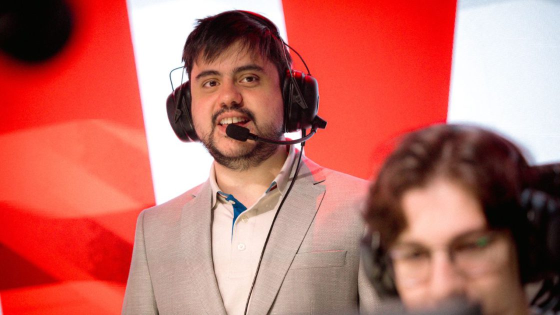 Na foto, Tockers, técnico da RED Canids