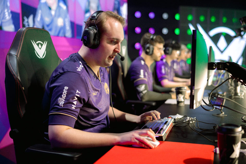 Foto de Trymbi representando a Vivo Keyd Stars.