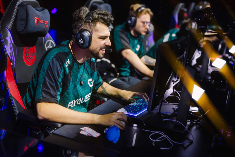 Foto de Bwipo e Inspired no palco do MSI 2025.