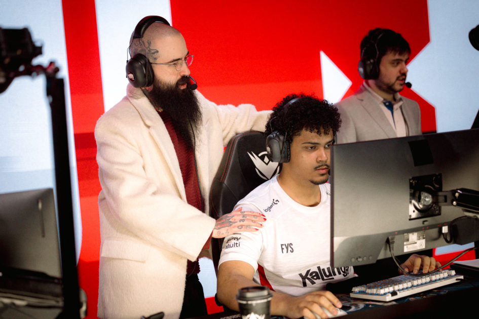 Foto de Rabelo e BellzzY pela RED Canids.