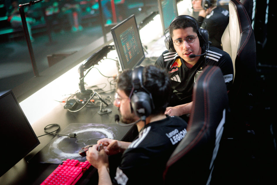 Foto de Tatu representando a FURIA.