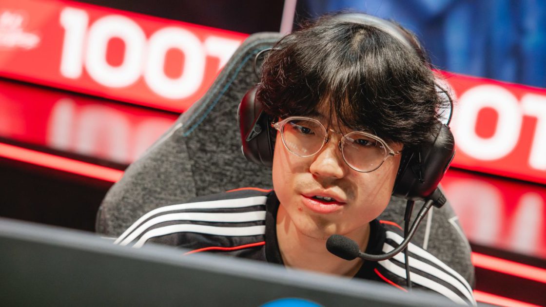 Imagem do jogador Quid, mid-laner da 100 Thieves, organização da LTA Norte 2025