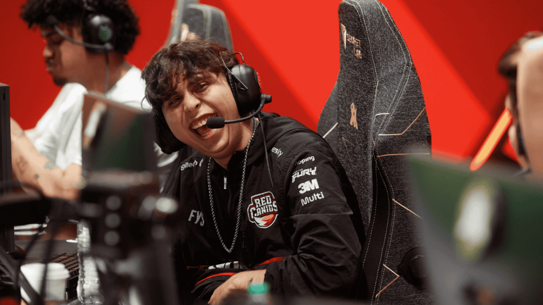 Foto de Kaze, mid laner da RED Canids.