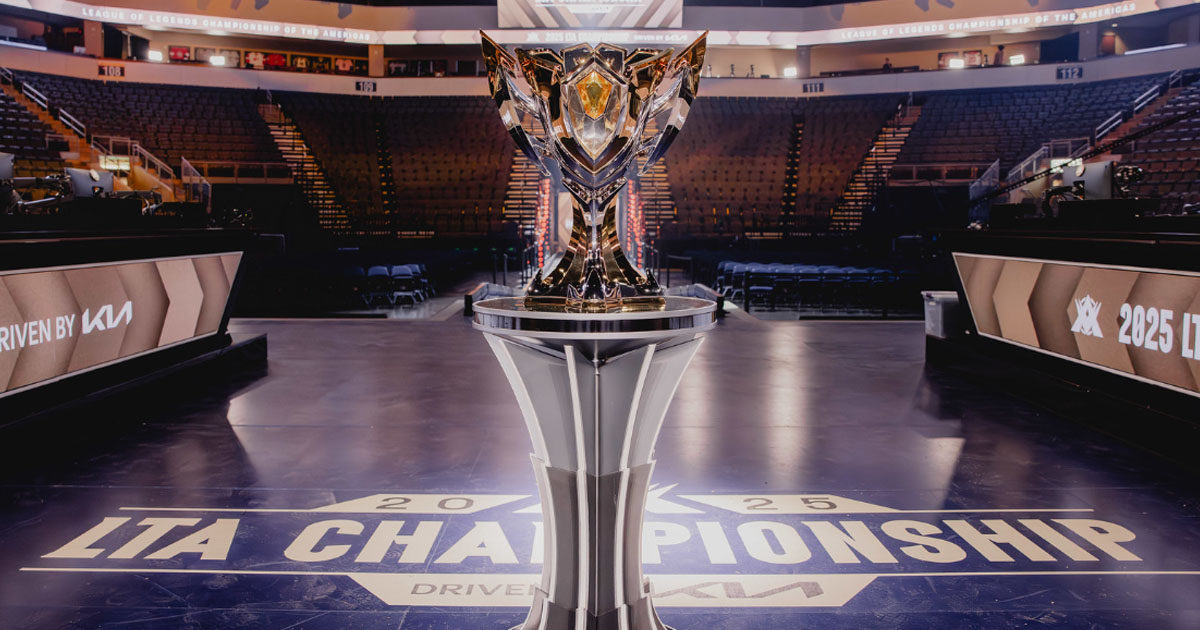 Imagem do troféu da LTA Cross Conference 2025 no palco da final 