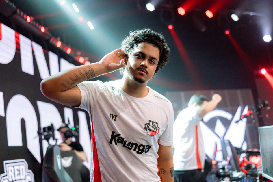 Foto de Rabelo representando a RED Canids.