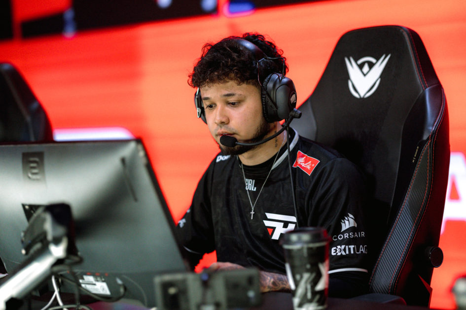 Foto de titan pela paiN Gaming.