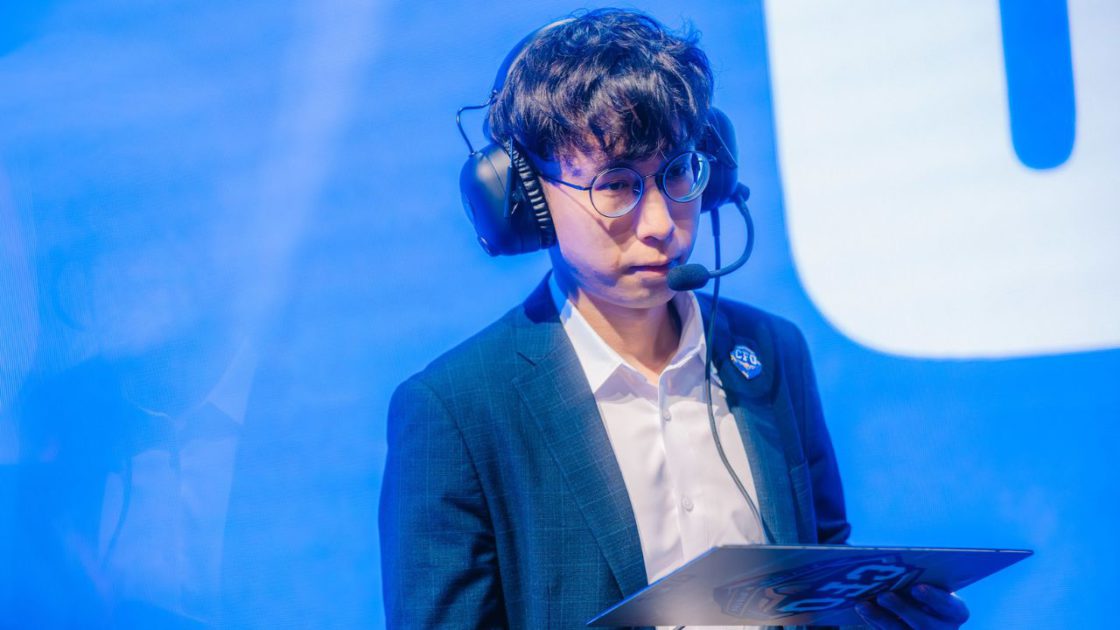 Na foto, Chawy, técnico da CFO no Worlds 2025