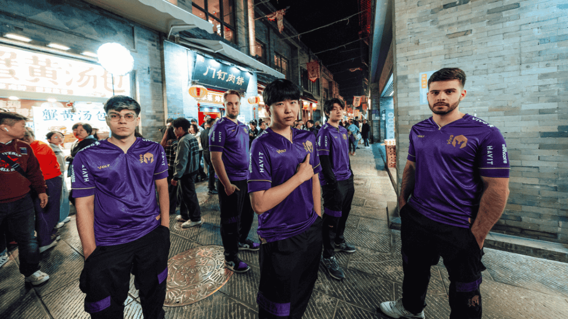 Foto da equipe da Vivo Keyd Stars, representante brasileira no Worlds 2025.