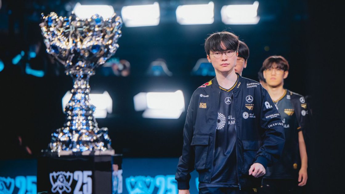 Na foto, Faker pela T1 no Worlds 2025
