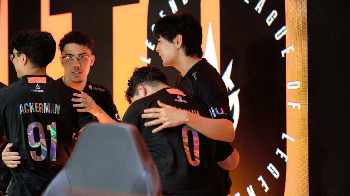 Na foto, LOS Drakehero, jungler da organização