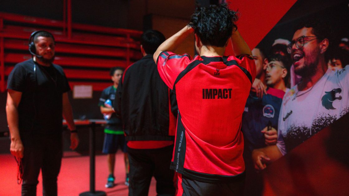 Na foto, o top-laner Impact, da Sentinels