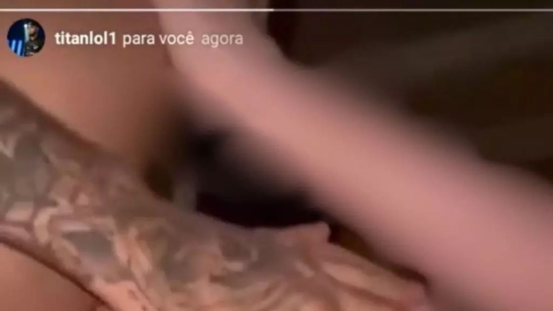 Na foto, conversas privadas do TitaN