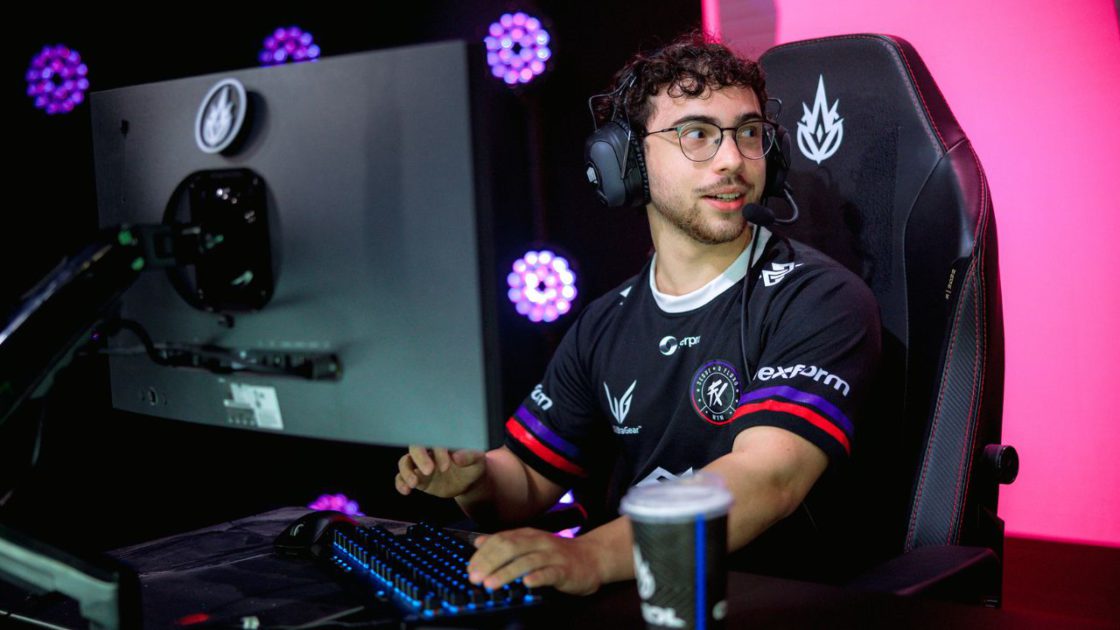 Foto do Momochi no CBLOL 2026.