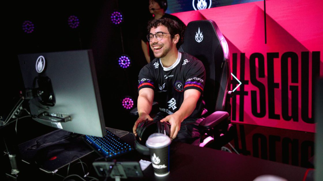 Foto do Momochi no CBLOL 2026.