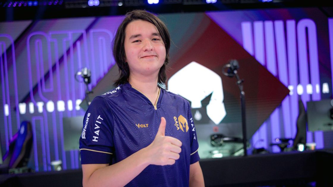 Na foto, Sarolu, jungler da VKS no CBLOL 2026 1º split