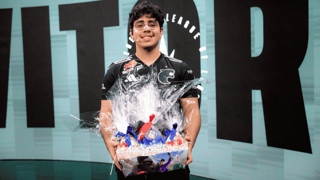 Foto de Tatu no pós-CBLOL em domingo de Páscoa.