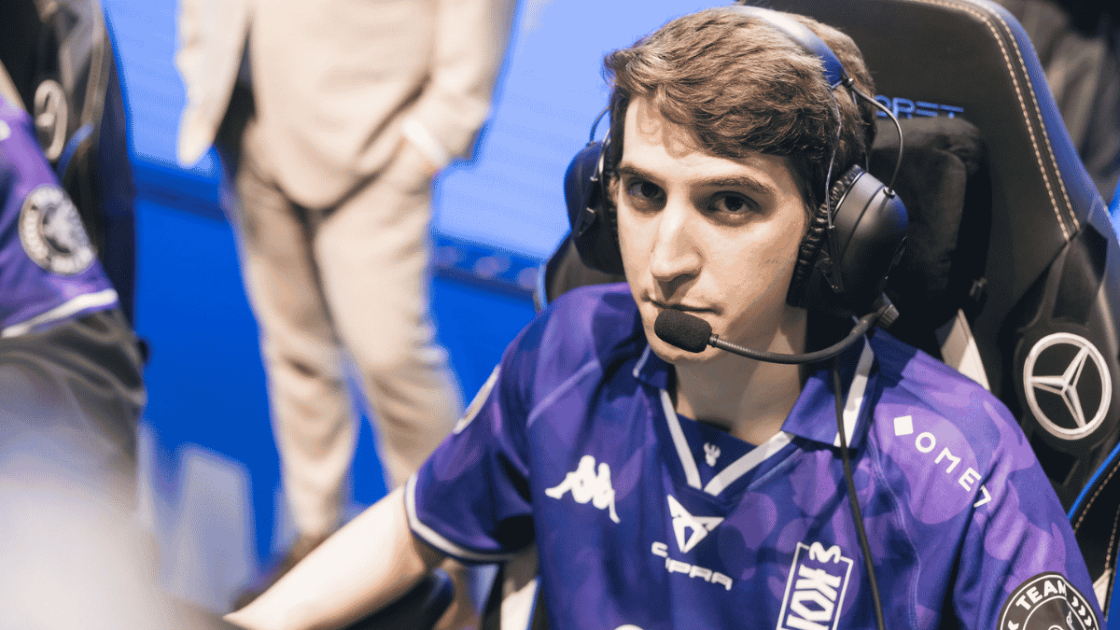Foto de Supa durante o Worlds 2025 pela MKOI.