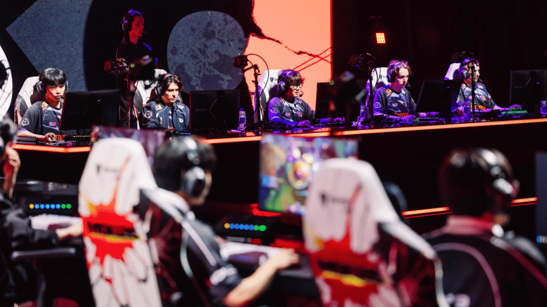Foto da equipe da Karmine Corp no MSI 2026.