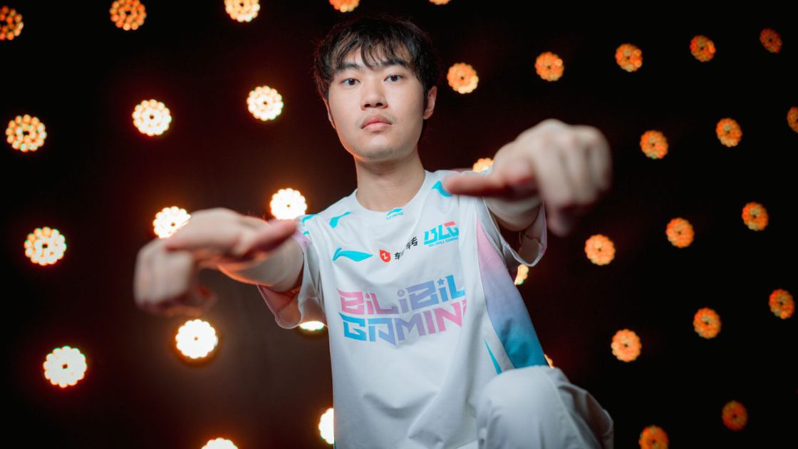 Na foto, Knight, mid da BLG