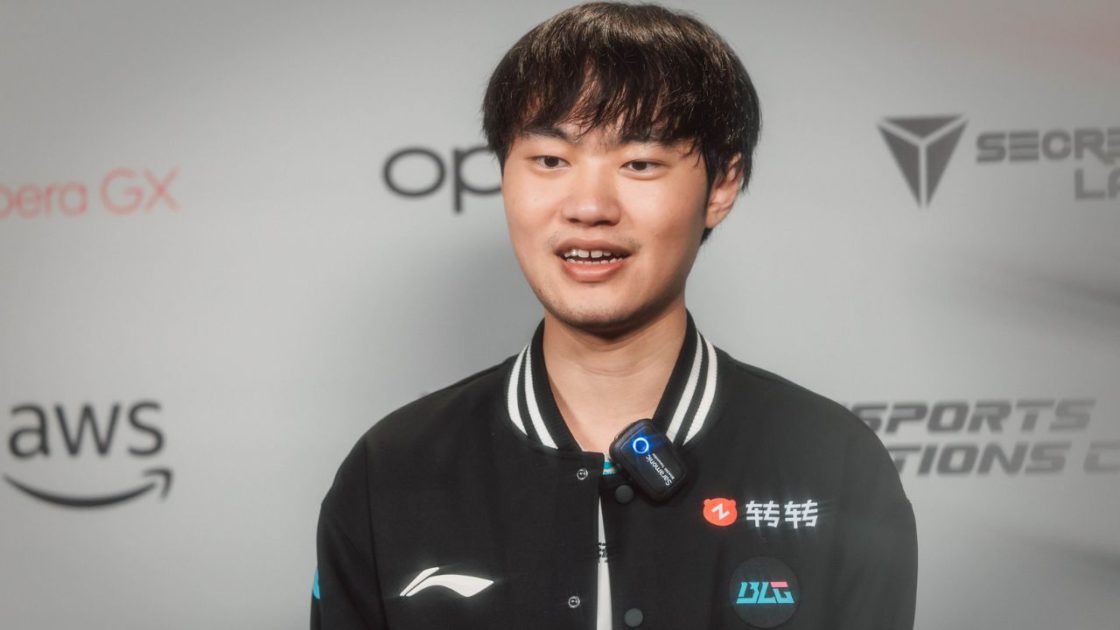 Na foto, Knight, mid da BLG