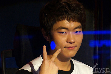 Porque não ganhar uma partida de StarCraft durante a fila pro Ranked?