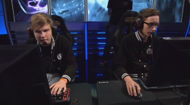 Bjergsen faz uma incrível jogada contra seu companheiro de time Amazing