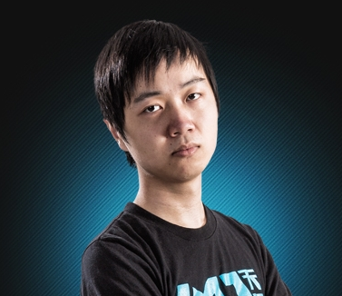 Incrível Outplay de LMQ ackerman vs CLG Seraph