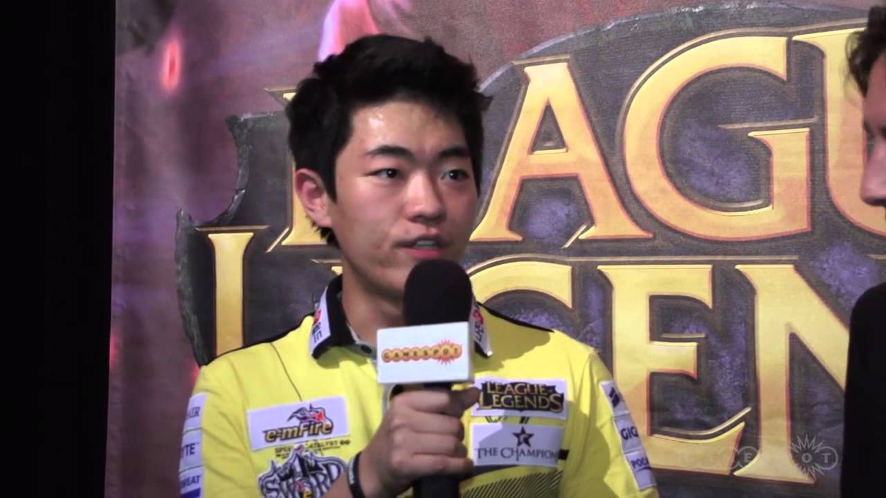 Maknoon Carregando de Poppy na SoloQ Coreana