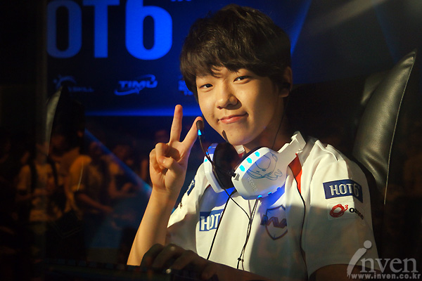 Bela jogada do jungler Spirit para o Doublekill do Dade