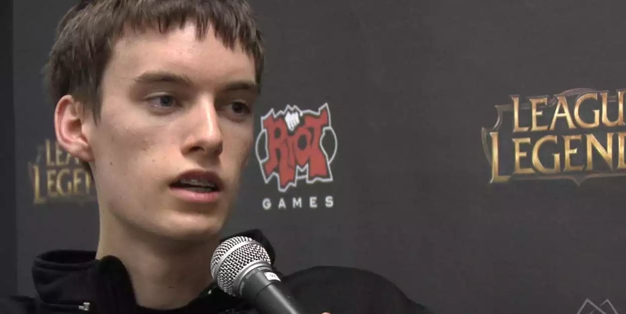 Bunny Fufuu realiza uma jogada nível Madlife na LCS