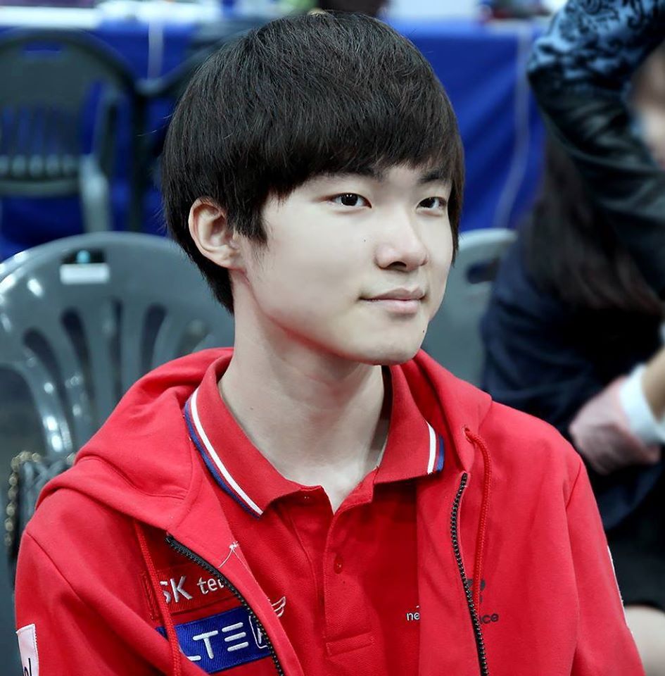 Incrível jogada do Faker de Azir na soloQ Coreana