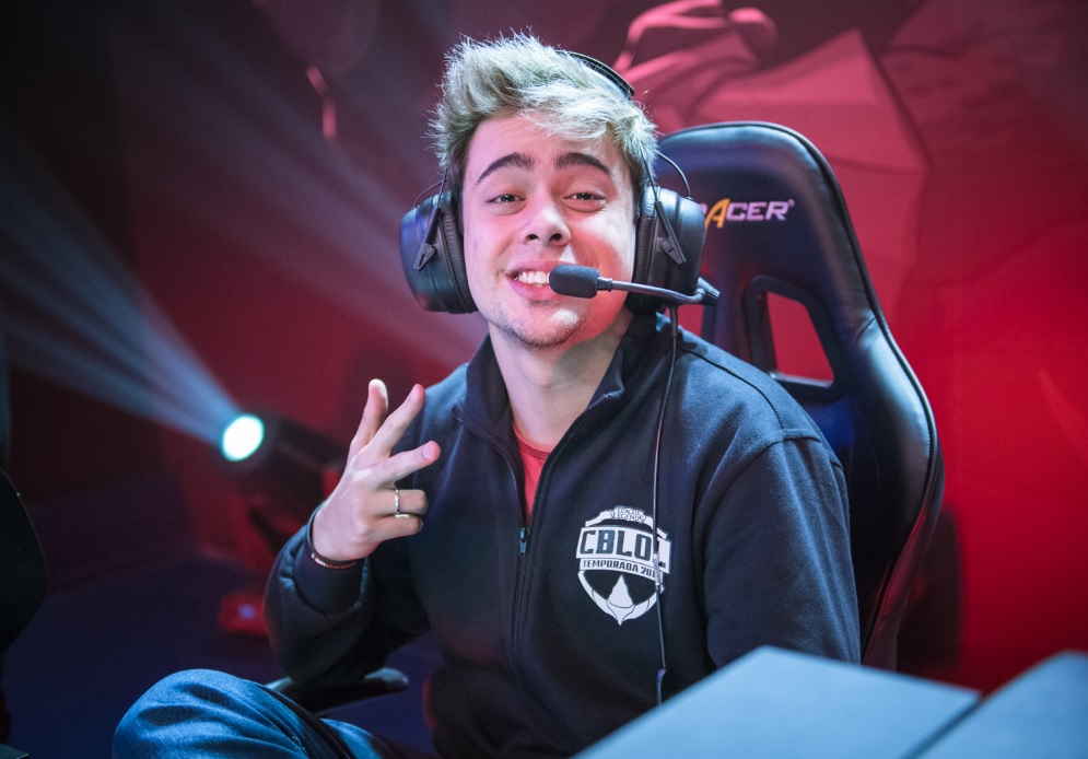 Red Canids vence Big Gods e garante permanência no CBLOL