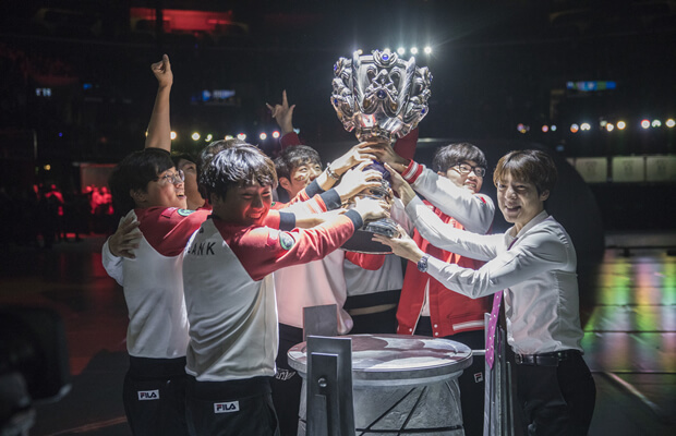 Bang presenteia kKoma com um Rolex