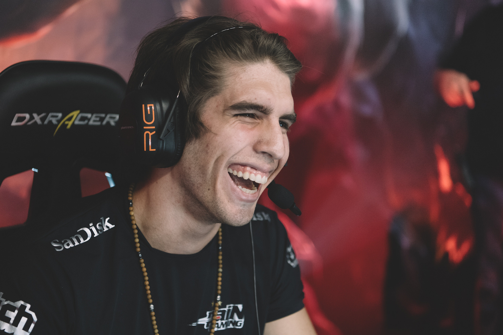 Rakin revela que mudança foi premeditada e comenta estreia