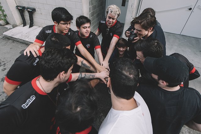 Red Canids vence Kabum e se mantem líder isolada do CBLOL