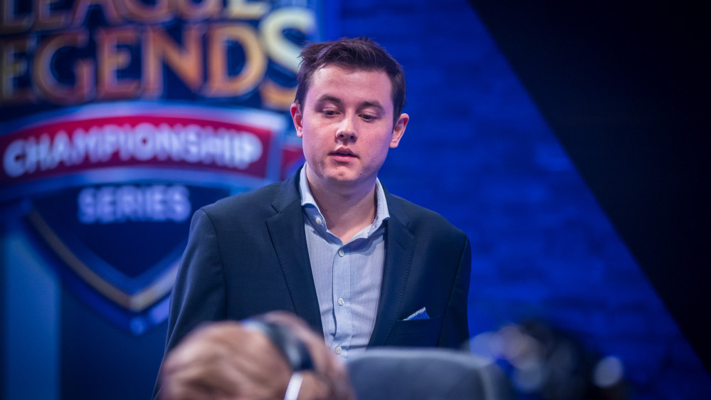 Com temporada conturbada, NicothePico deixa Fnatic