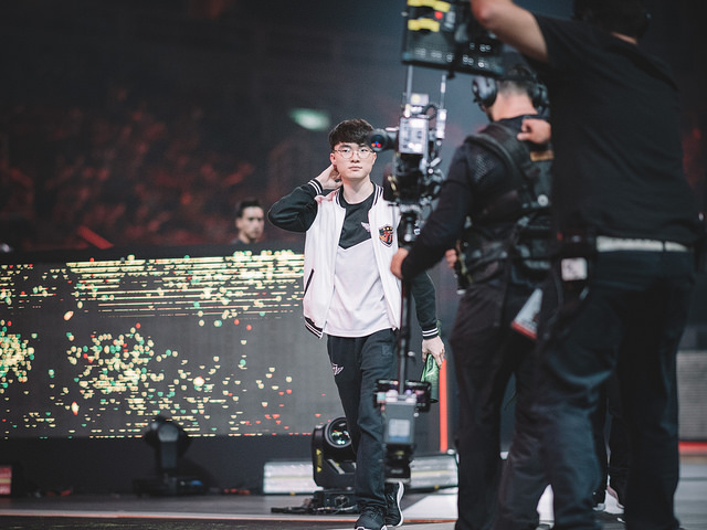 “Fiquei preocupado que o time pudesse se assustar com a torcida caso enfrentássemos a Red Canids”, diz Faker