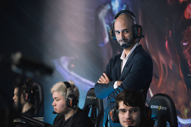 Na lanterna do CBLoL, técnico da TShow pede demissão da equipe