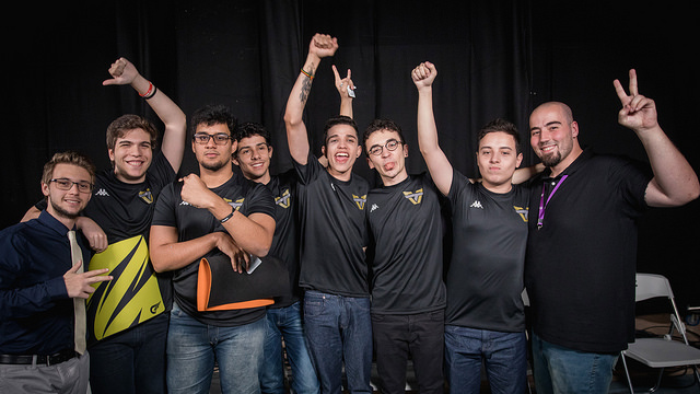 Team oNe reage e se mantém viva no Mundial 2017 de LoL