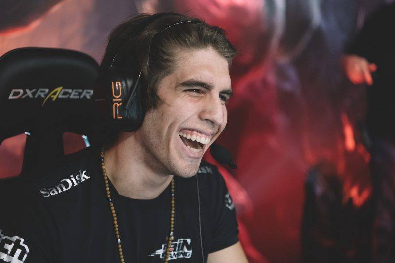 Depois de negociar tinOwns, Rakin é o novo reforço do CNB