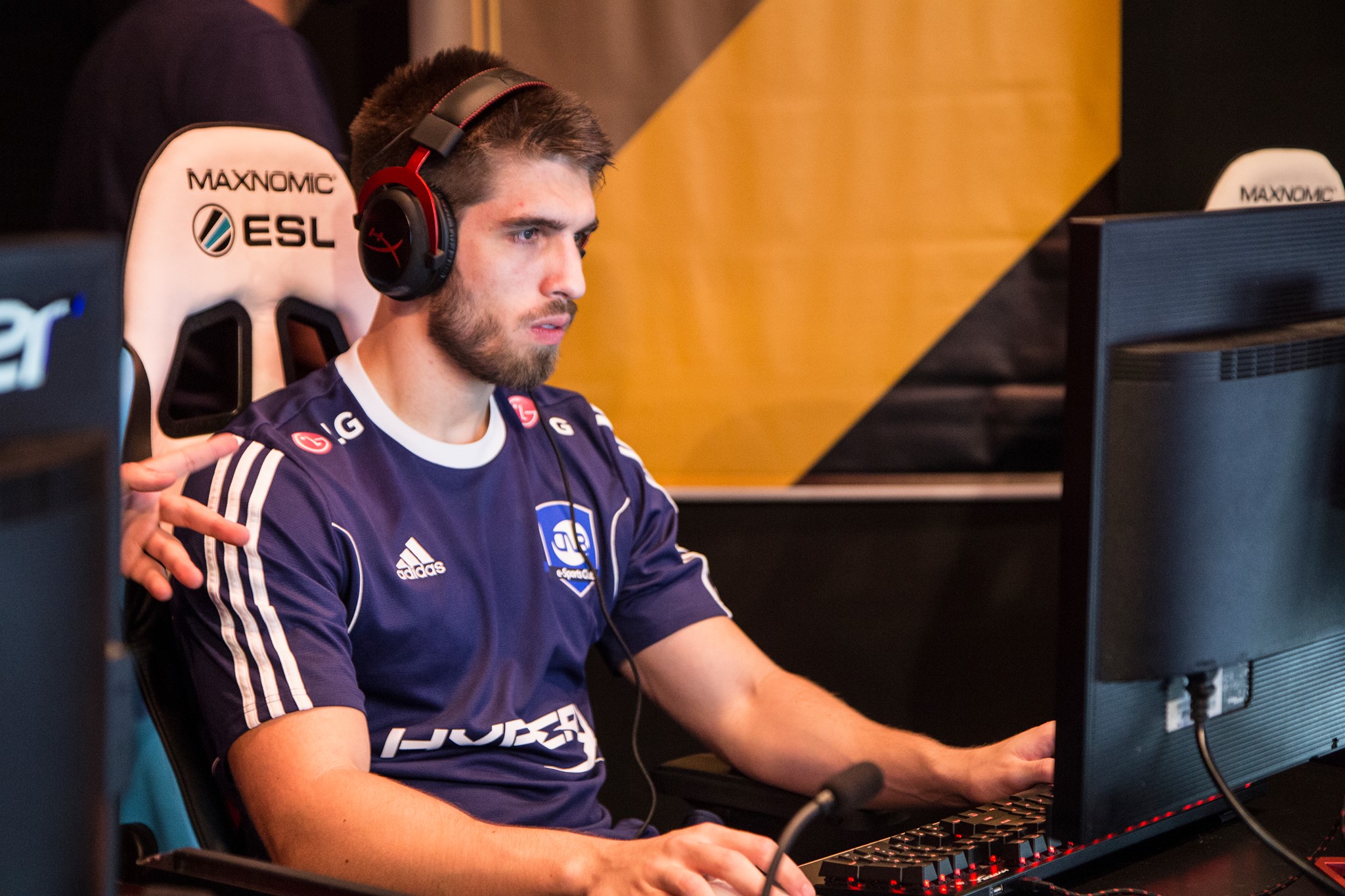 “Eu sinto que no stage eu estou ficando totalmente travado,” comenta Rakin