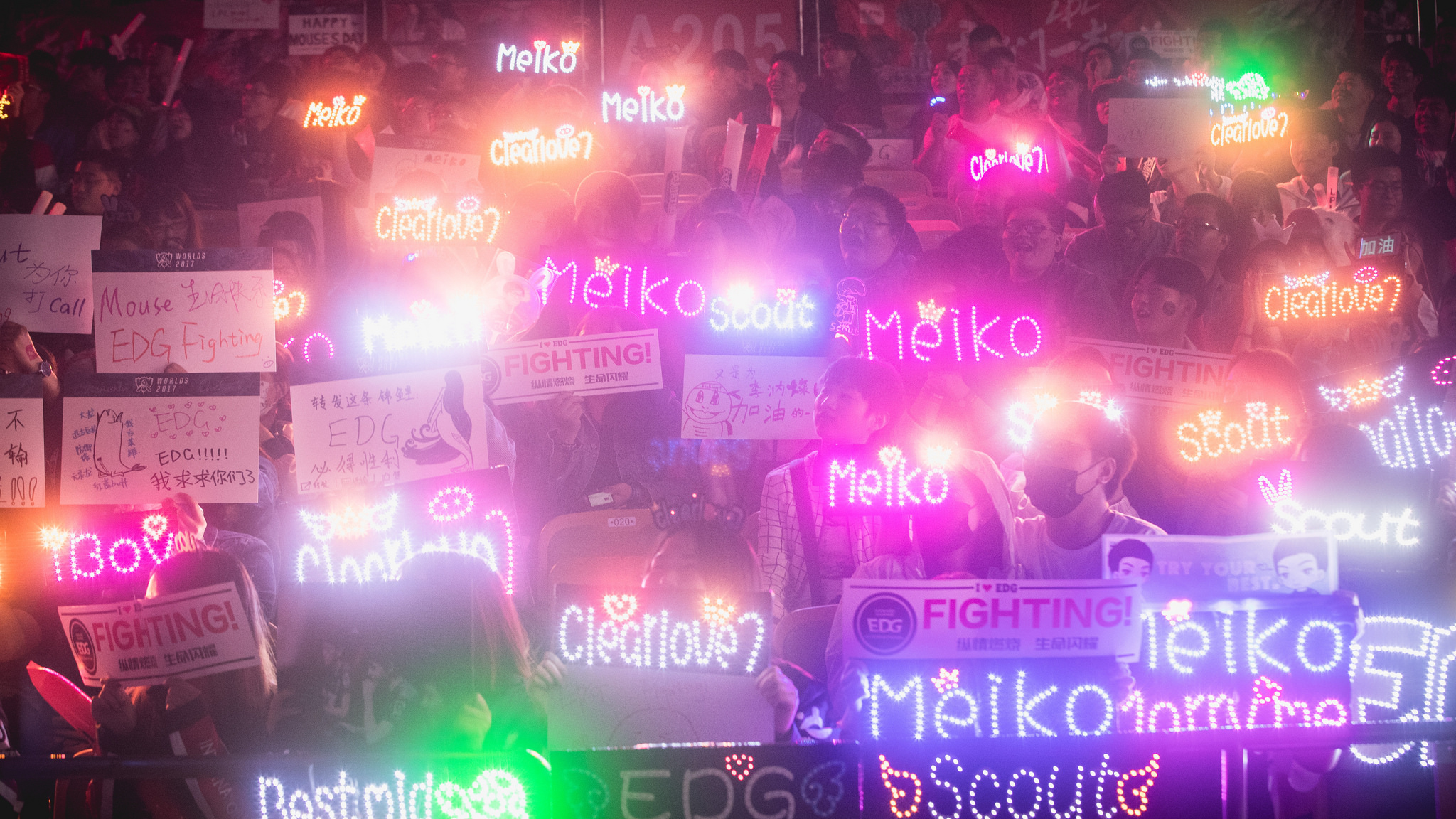 EDG anuncia line-up de League of Legends para 2018