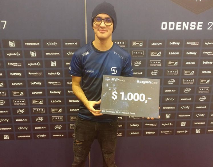 TACO doa valor do prêmio de MVP da ESL Pro League para ONG paraibana
