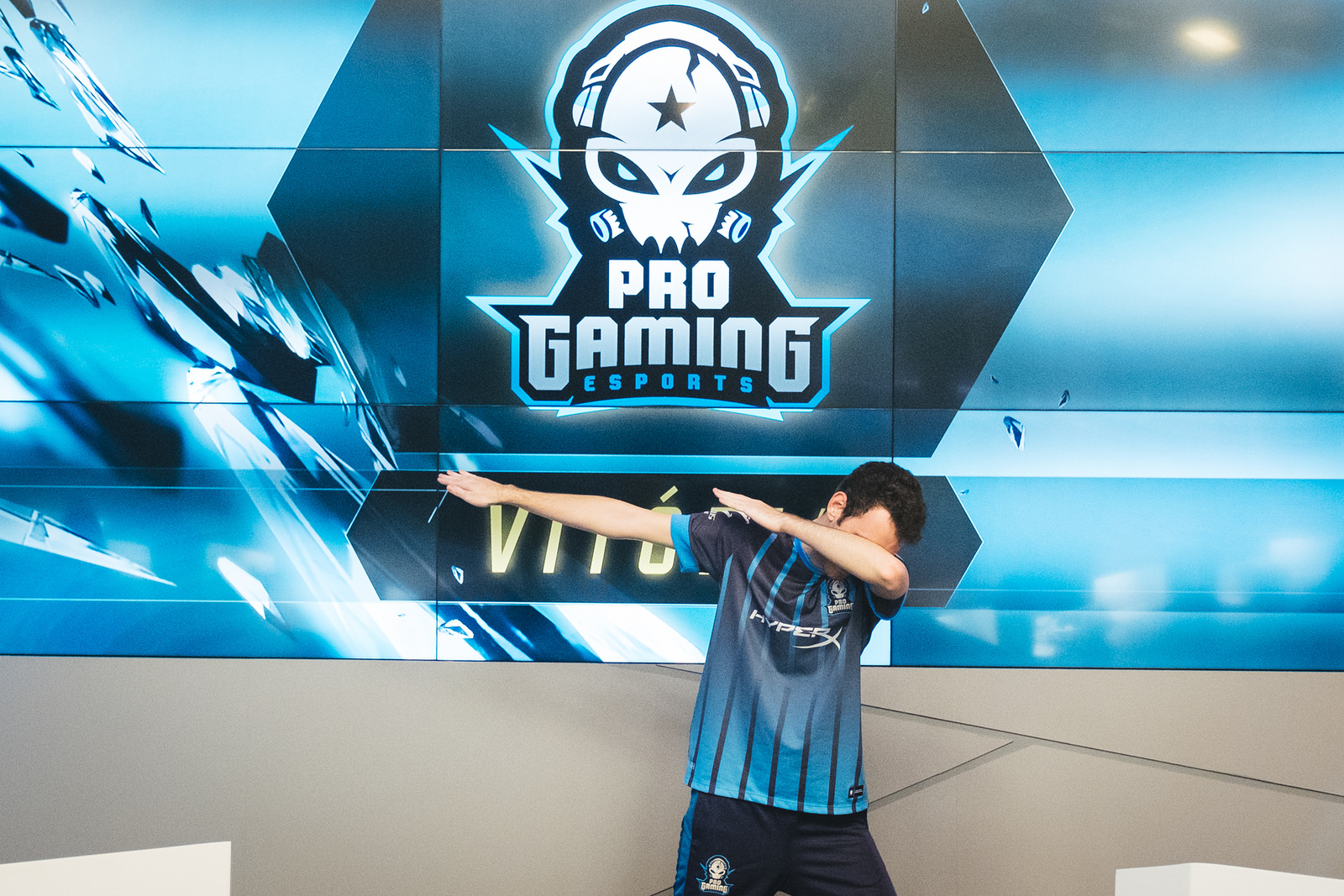 Professor descobre classificação para escalada durante entrevista; Veja como foi!