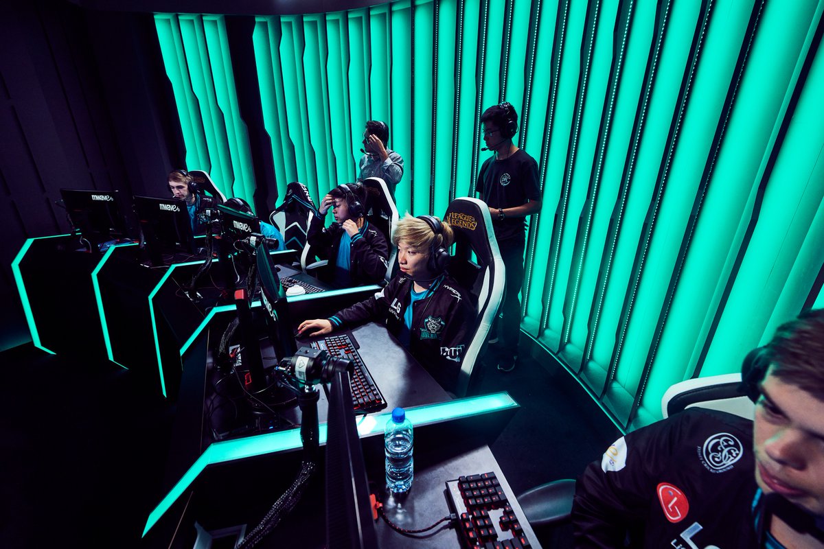 Dire Wolves vence OPL e se classifica para o MSI 2018