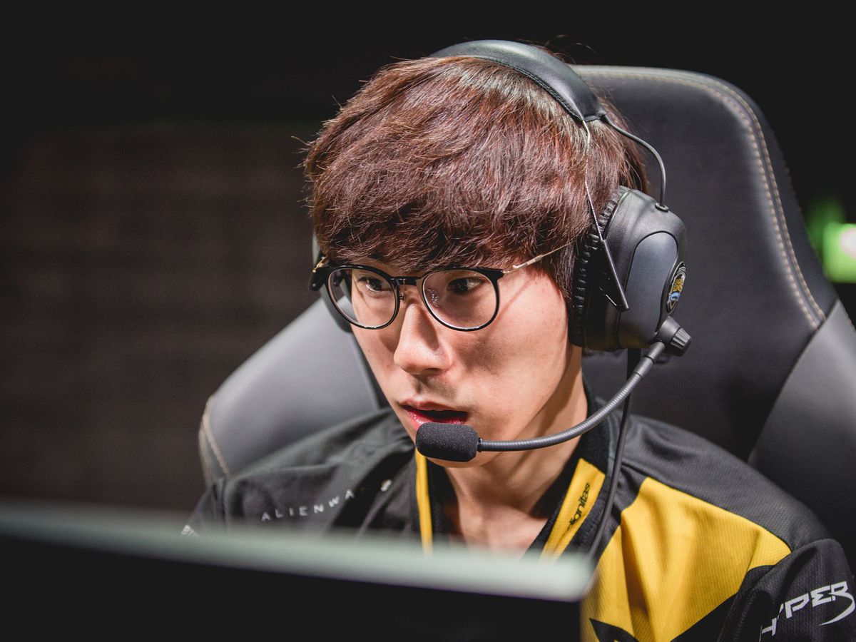 RED Canids acerta com sul-coreano Chaser