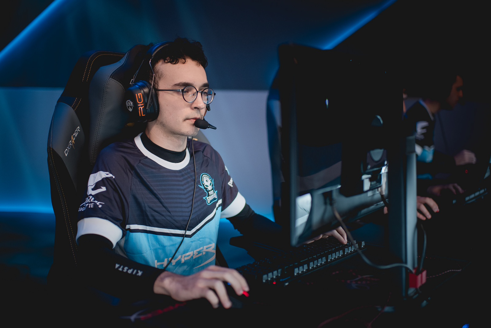 Vert comenta mudança de role para o Mid e meta atual do League of Legends