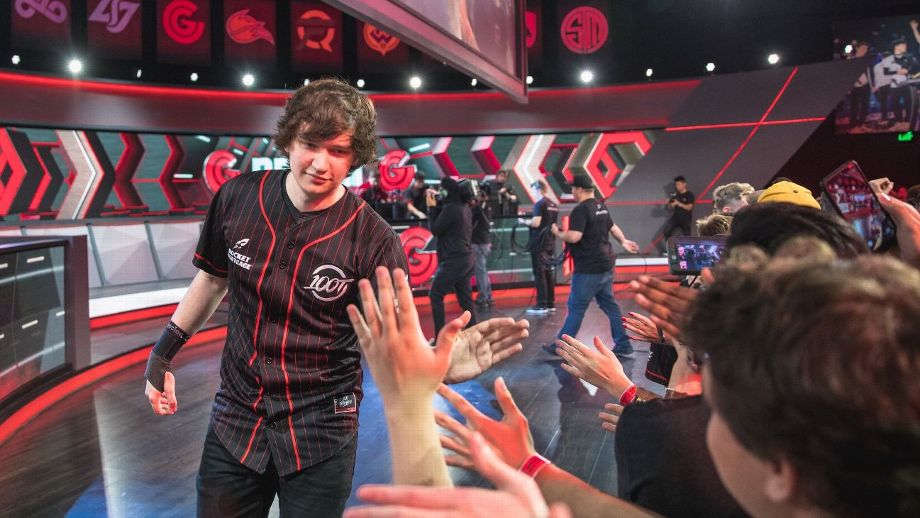 100 Thieves e FlyQuest fazem troca envolvendo Meteos; Jogador revela não ter tido conhecimento da negociação